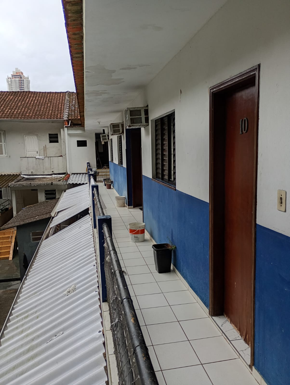 Corredor externo da Pousada Renê